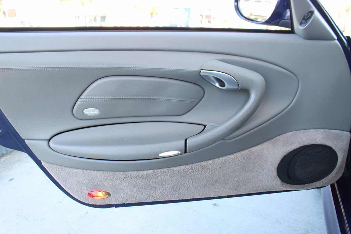 Used 2002 Porsche 911 Carrera 4S AWD/4WD image 34