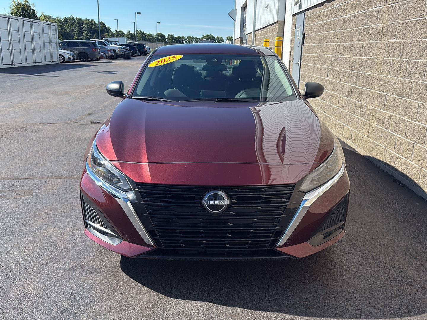 Used 2025 Nissan Altima 2.5 SV FWD image 39