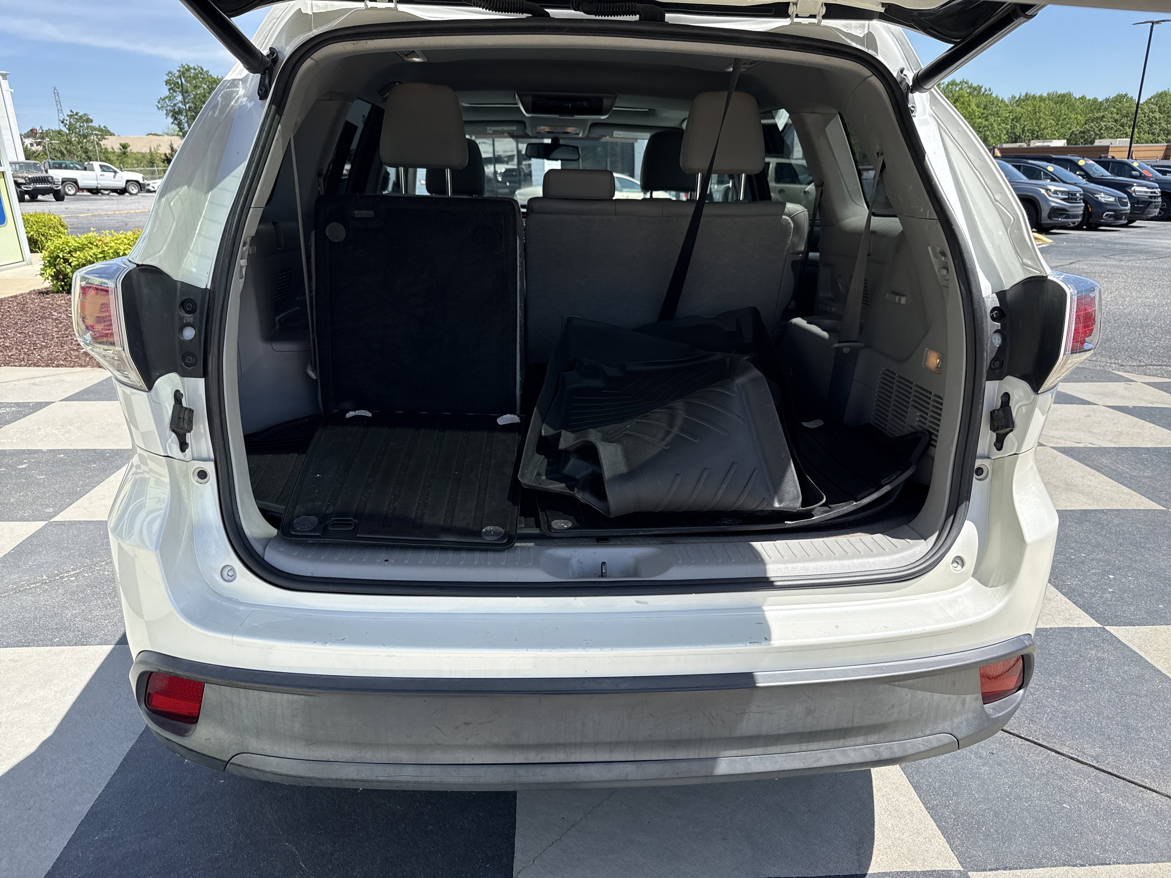 Used 2016 Toyota Highlander XLE AWD/4WD image 34
