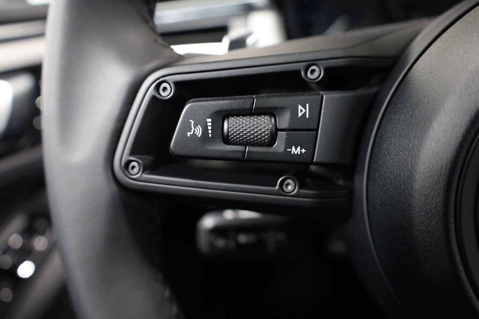 New 2026 Porsche Macan image 27