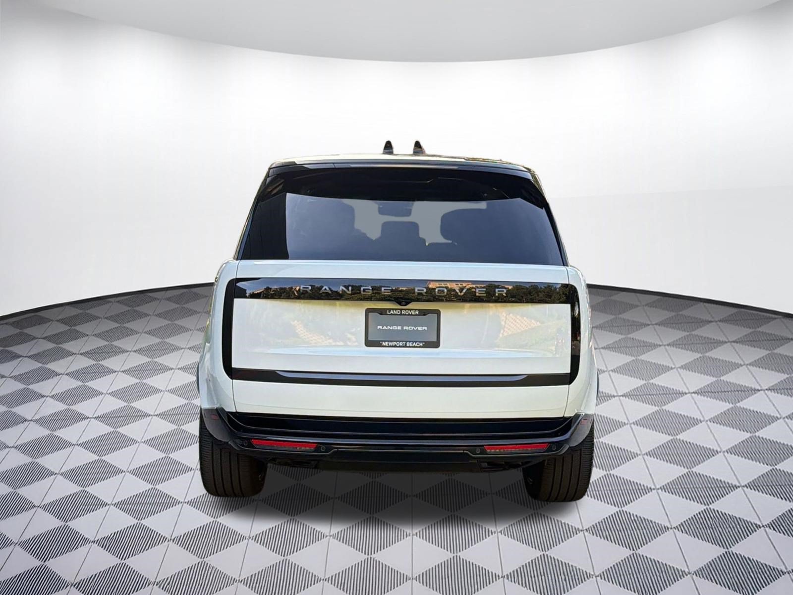 Certified 2025 Land Rover Range Rover Autobiography AWD/4WD image 10