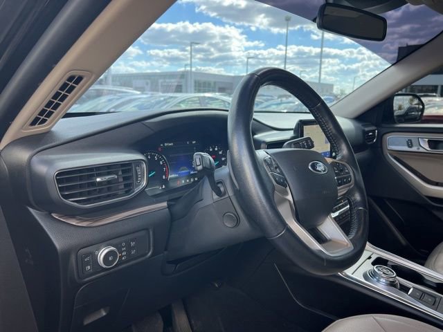 Used 2021 Ford Explorer Limited w/ Hybrid Equipment Group 310A image 9