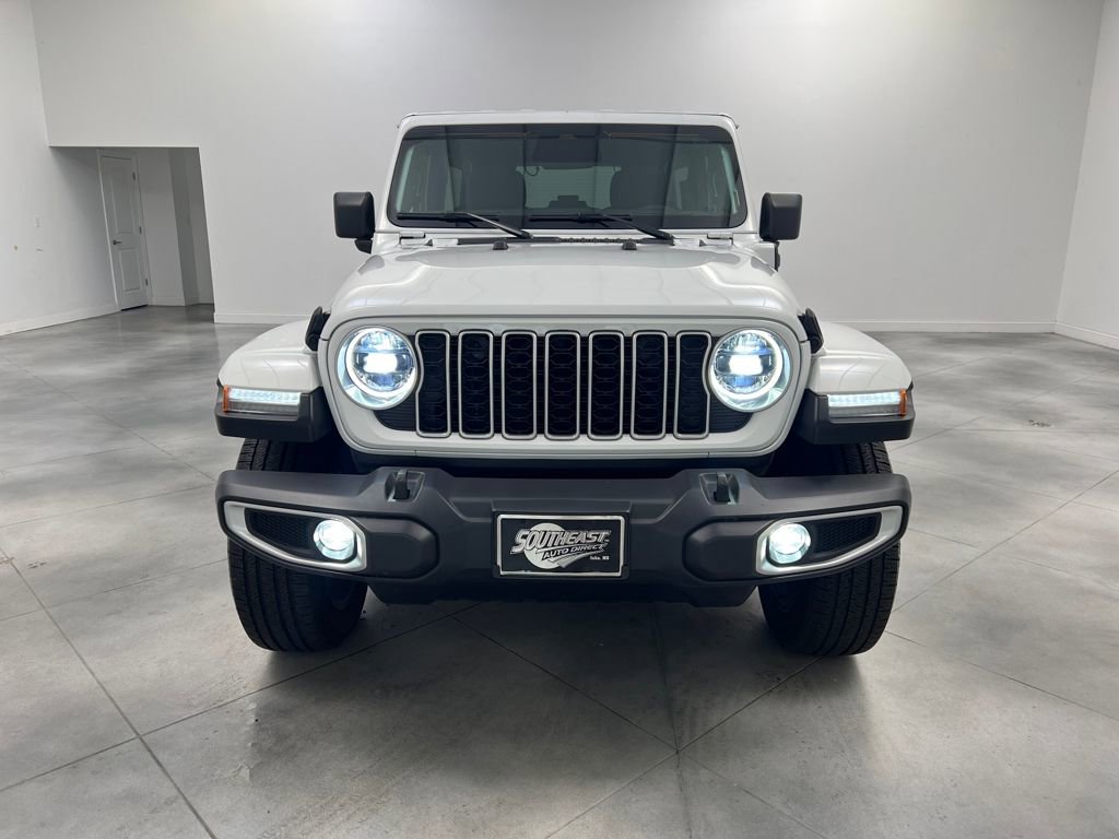 Used 2025 Jeep Wrangler Sahara 4xe image 2