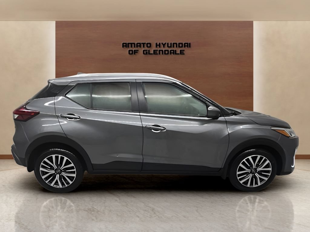 Used 2024 Nissan Kicks SV FWD image 7