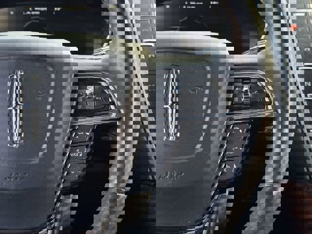 Used 2019 Lincoln Nautilus Reserve image 16