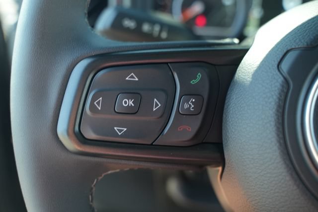 Used 2025 Jeep Gladiator Rubicon AWD/4WD image 32