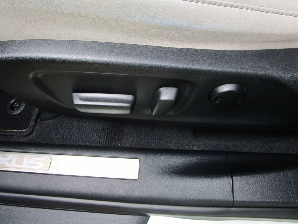 Used 2020 Lexus RX 350L FWD w/ Premium Package image 24