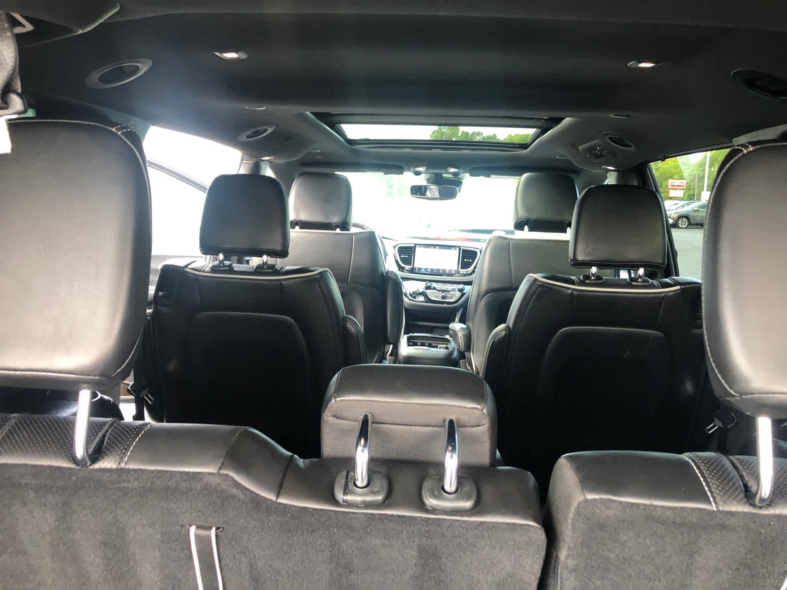 Used 2025 Chrysler Pacifica Limited FWD image 29