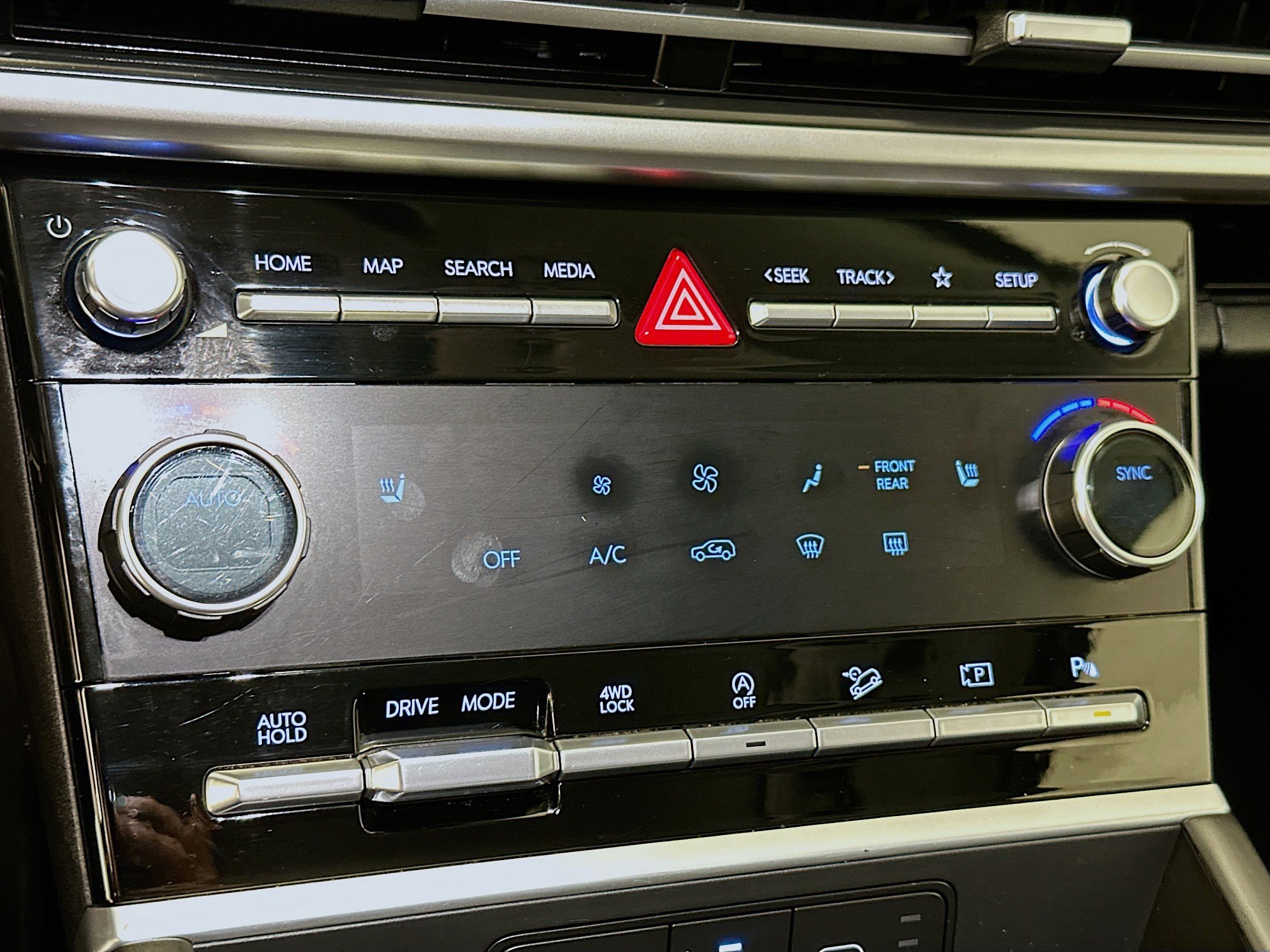 Used 2025 Hyundai Santa Fe SEL image 24