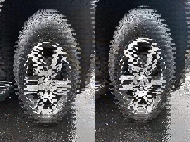 Used 2024 Ford Expedition Limited image 11