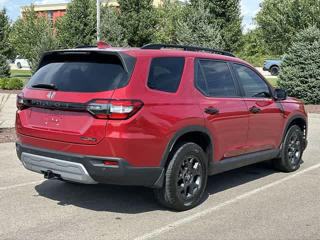 Used 2025 Honda Pilot TrailSport image 35