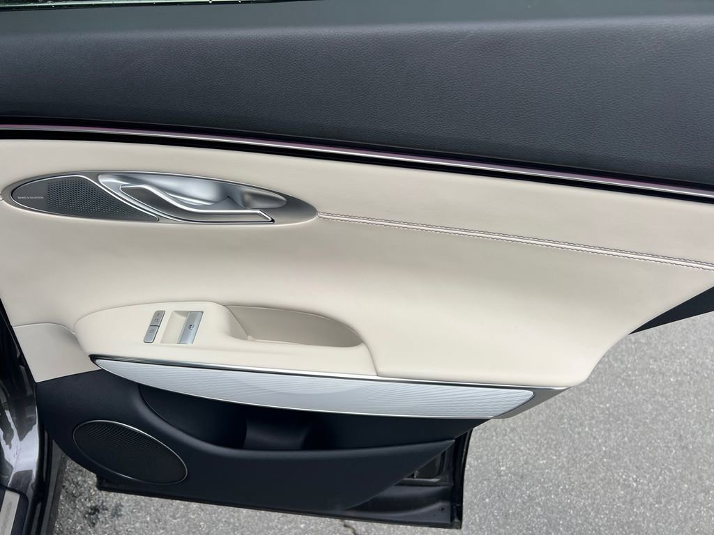 Used 2026 Genesis GV70 2.5T Advanced image 16