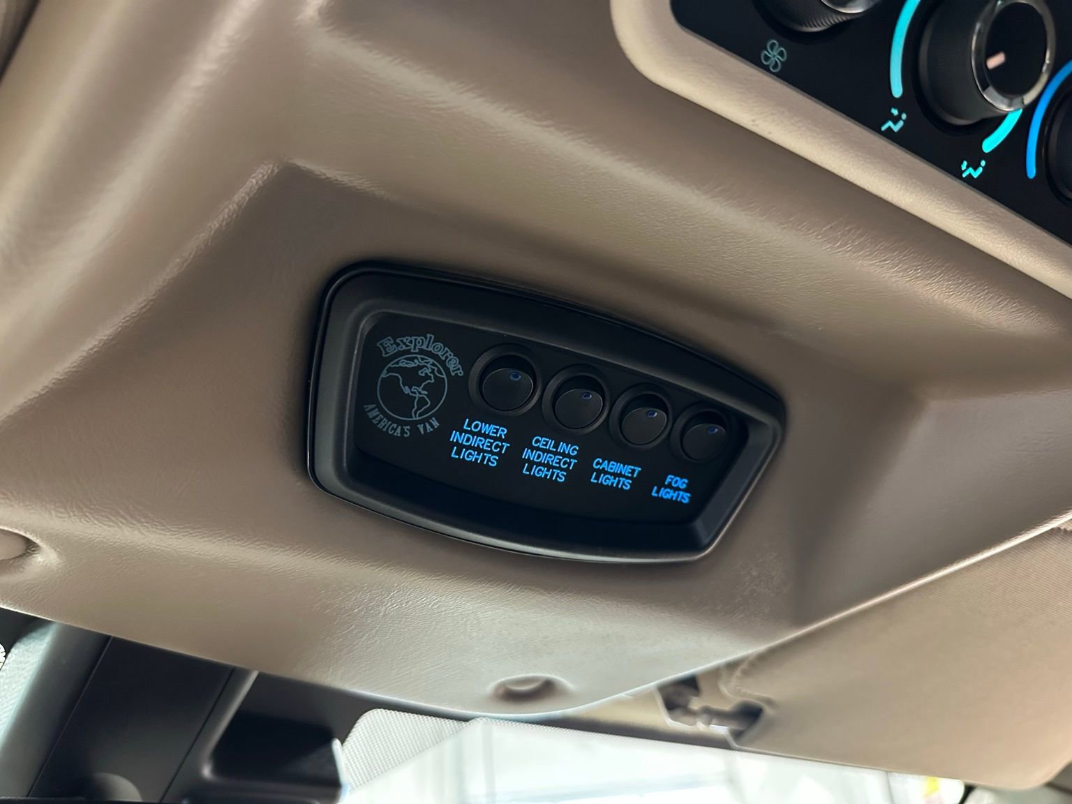 Used 2021 Chevrolet Express 2500 LS w/ Enhanced Convenience Package image 28