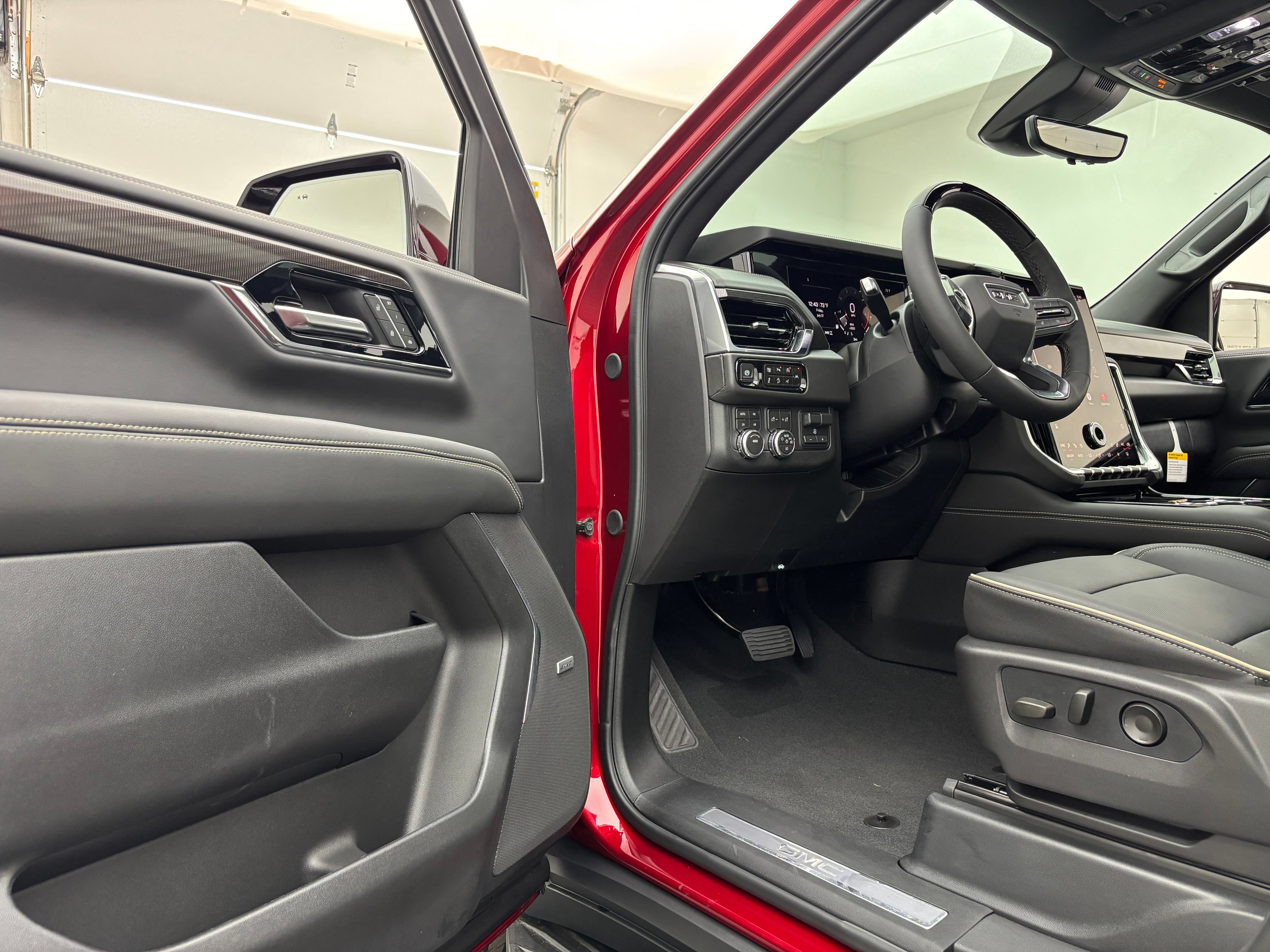 New 2026 GMC Yukon Elevation w/ Elevation Premium Package AWD/4WD image 20