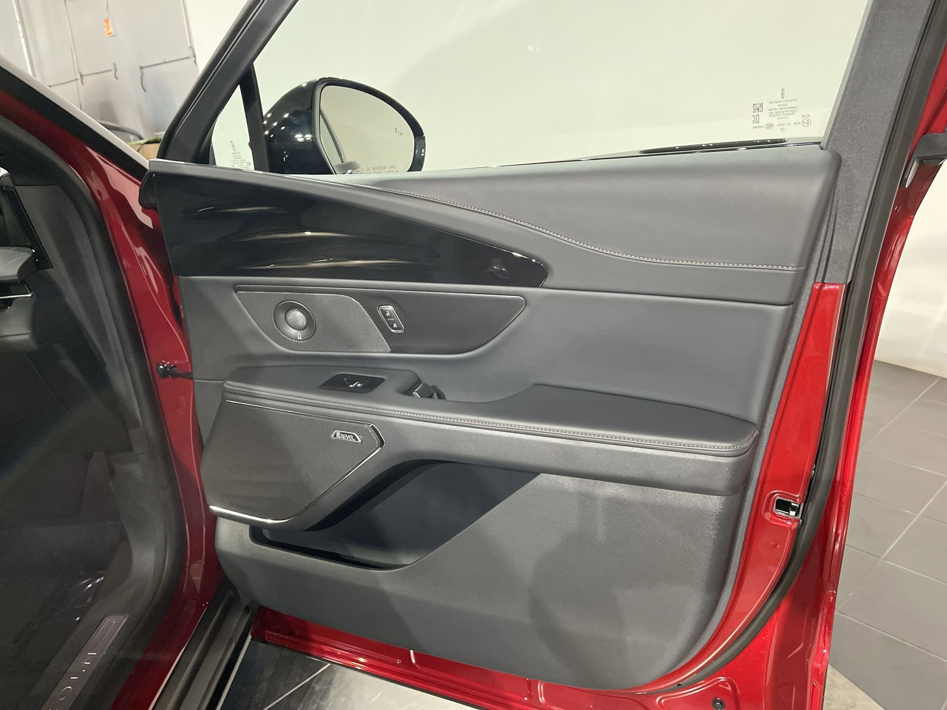 New 2024 Lincoln Nautilus Premier w/ Equipment Group 102A image 32