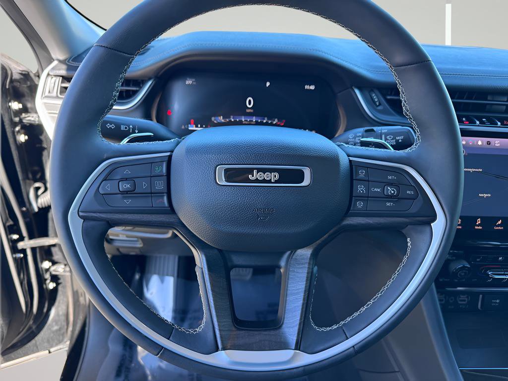 Used 2023 Jeep Grand Cherokee L Limited w/ Luxury Tech Group II image 22