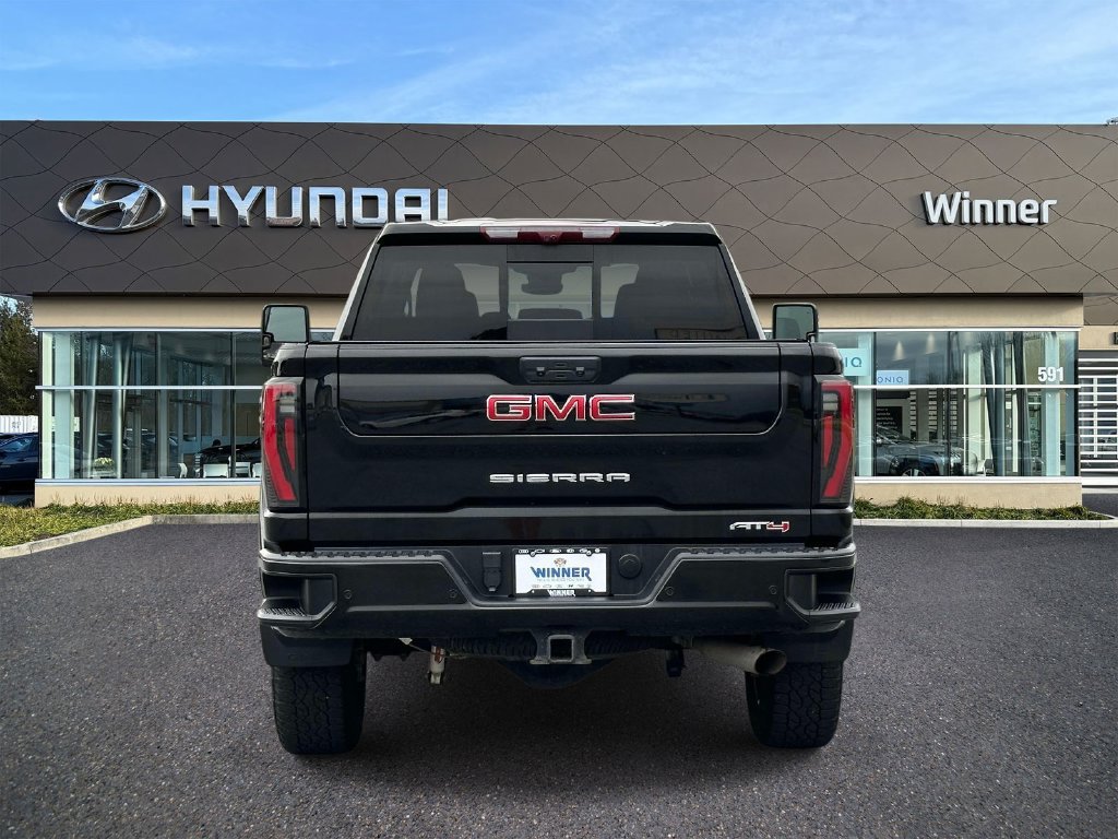 Used 2024 GMC Sierra 2500 AT4 w/ AT4 Premium Plus Package AWD/4WD image 3