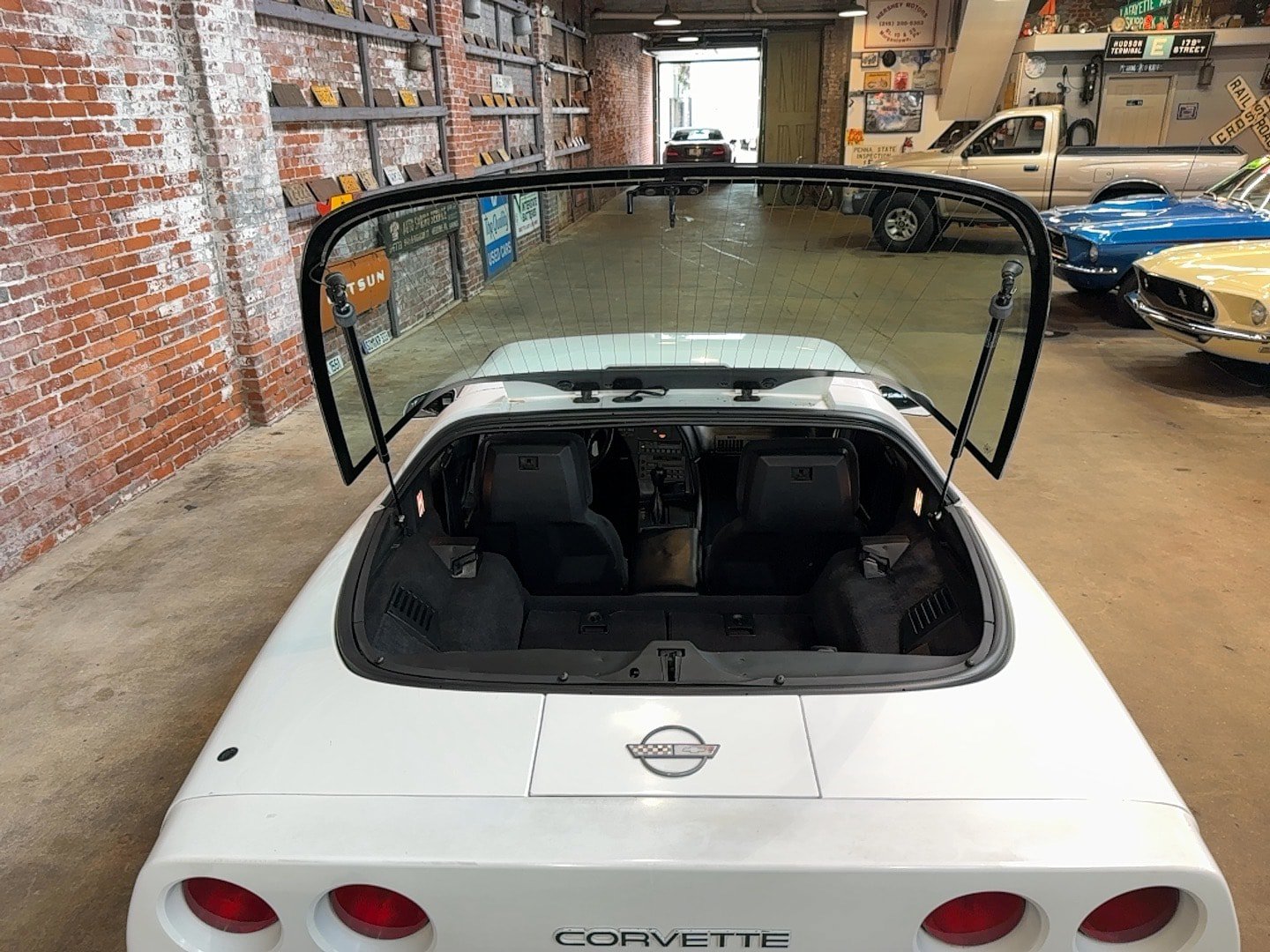 Used 1990 Chevrolet Corvette Coupe RWD image 69