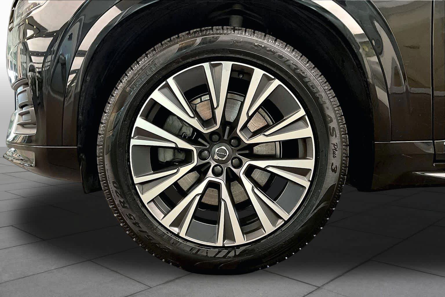 Used 2022 Volvo XC90 T5 Momentum w/ Climate Package AWD/4WD image 11