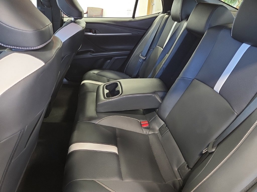 Used 2025 Toyota Camry SE image 14