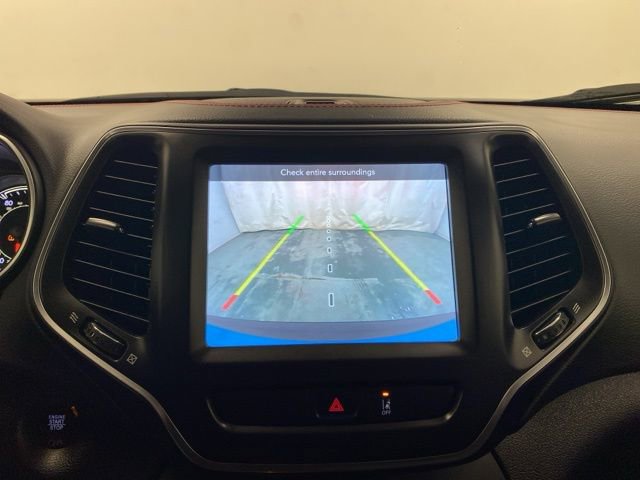 Used 2022 Jeep Cherokee Trailhawk image 11