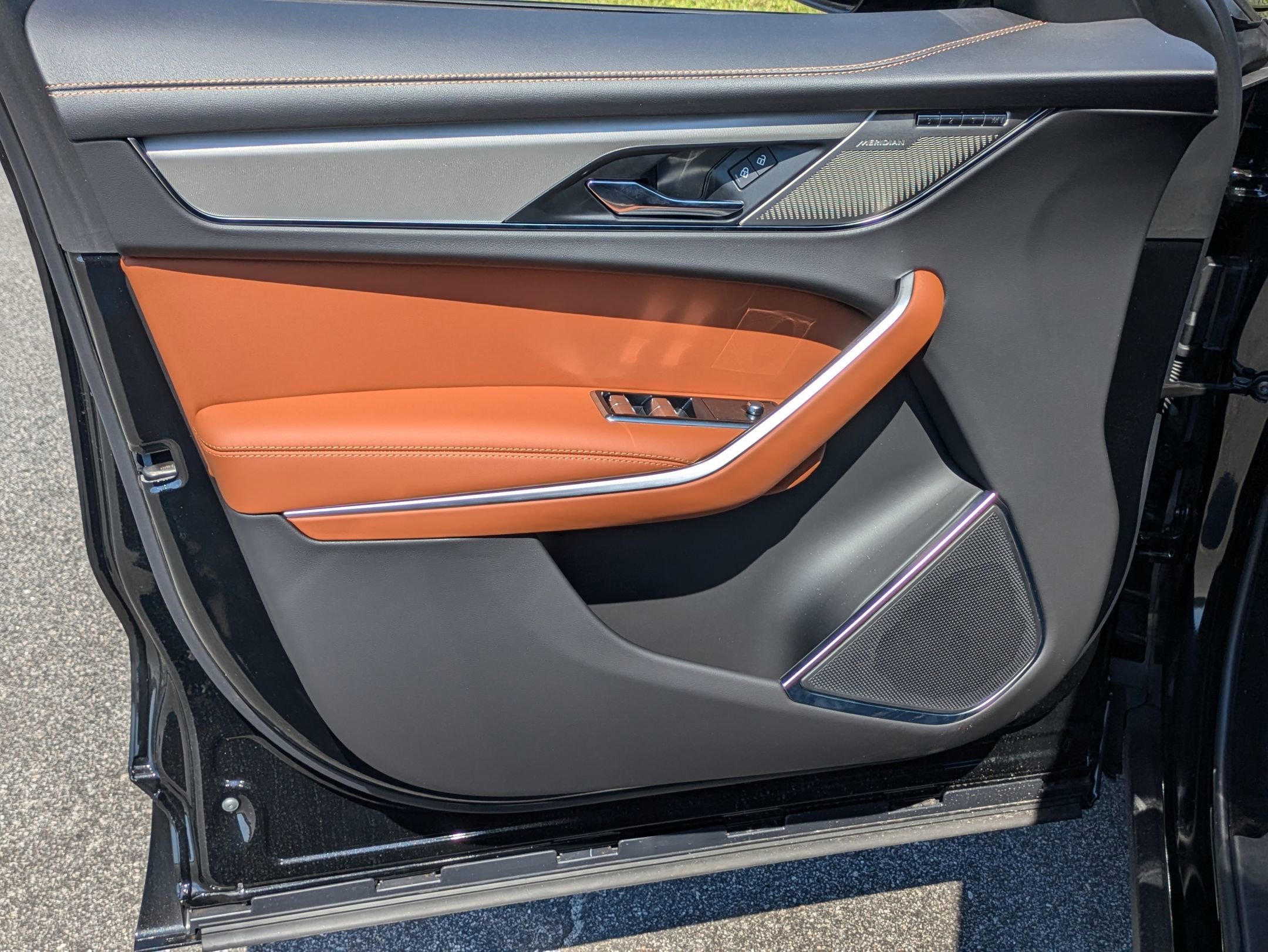 New 2026 Jaguar F-PACE R-Dynamic S image 21