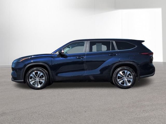 Certified 2025 Toyota Highlander XLE AWD/4WD image 8