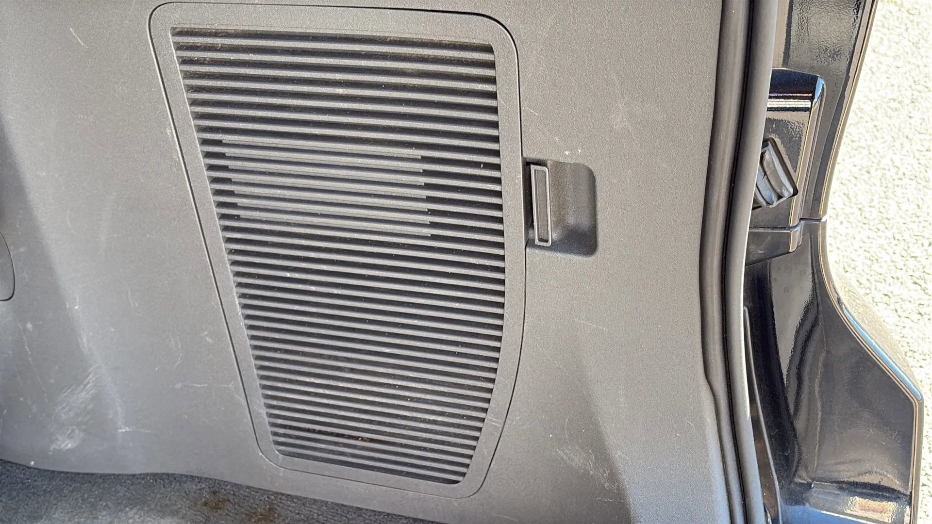 Used 2015 Toyota Sienna XLE image 13