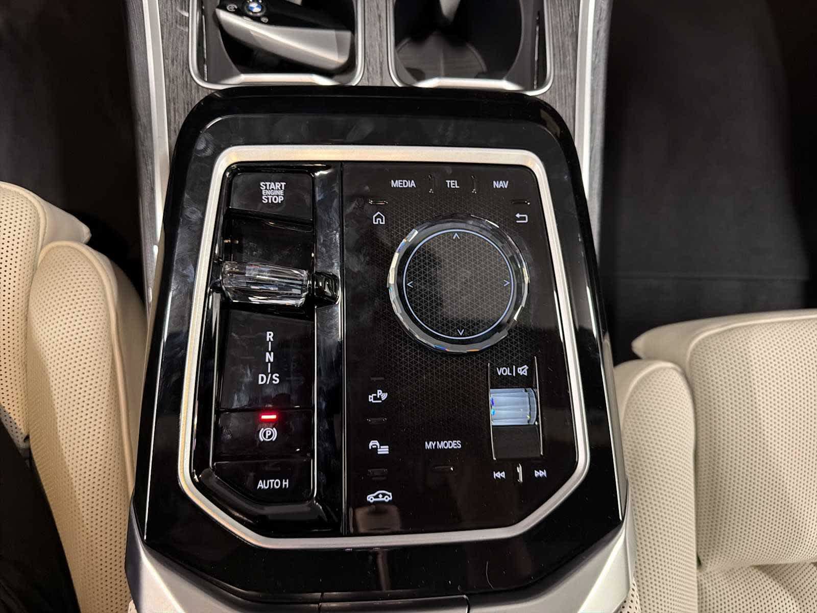 New 2026 BMW 750e xDrive AWD/4WD image 14