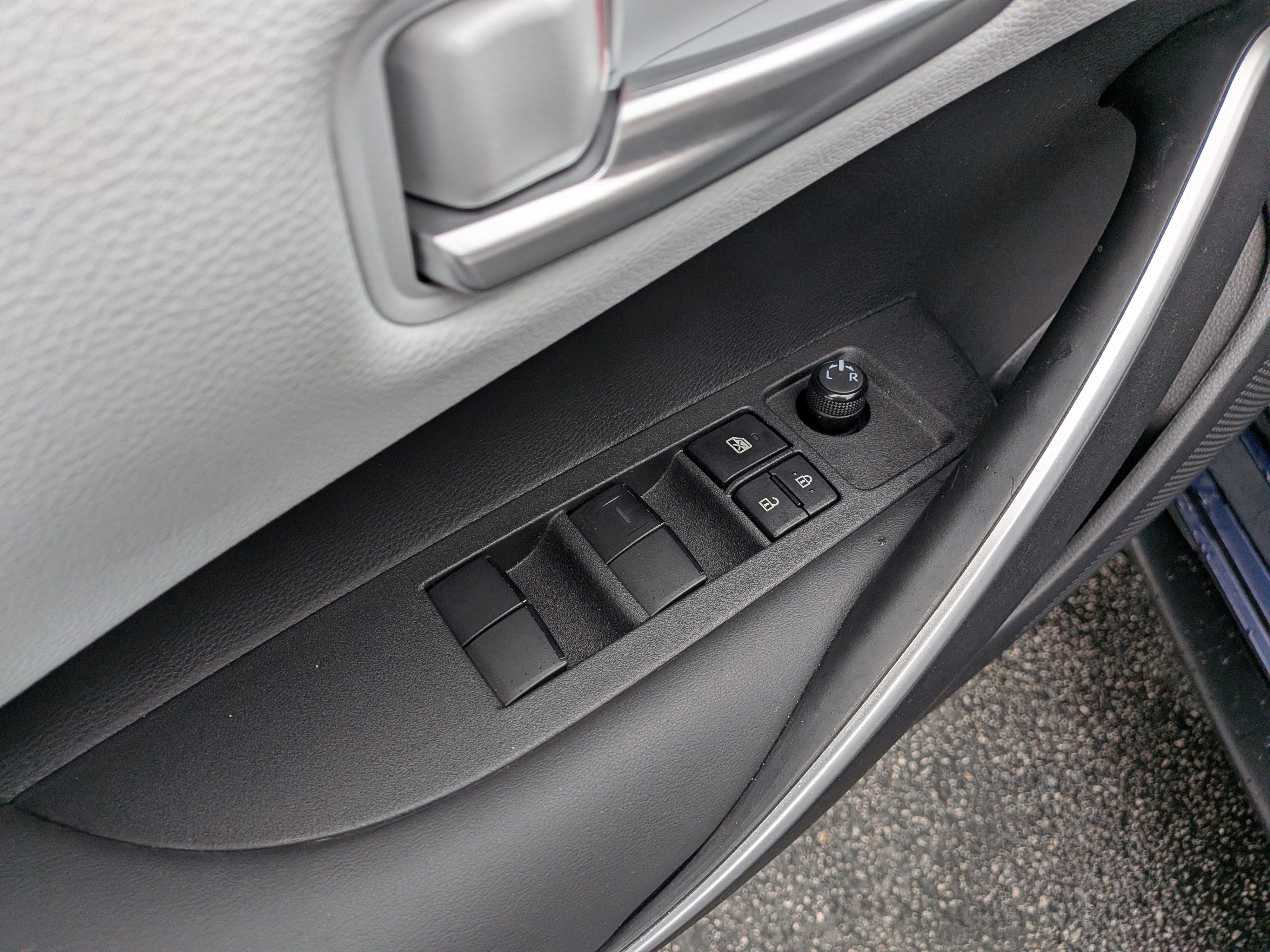 Used 2023 Toyota Corolla SE image 16