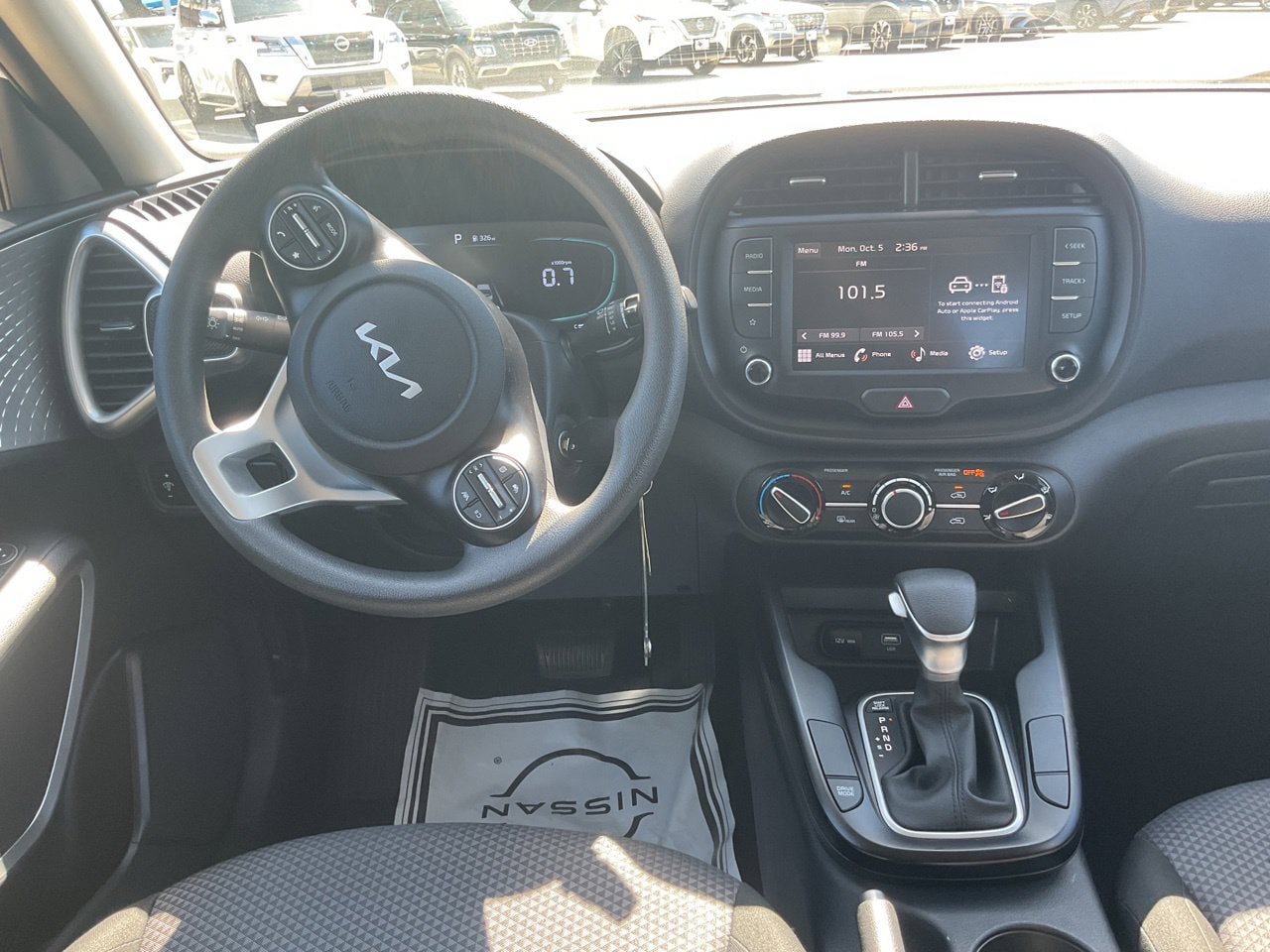 Used 2025 Kia Soul LX w/ LX Technology Package FWD image 12