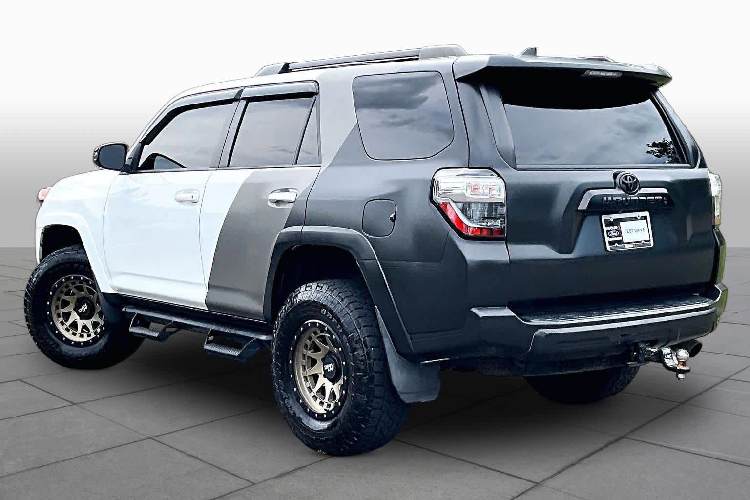 Used 2022 Toyota 4Runner TRD Off-Road Premium w/ Moonroof Package AWD/4WD image 11