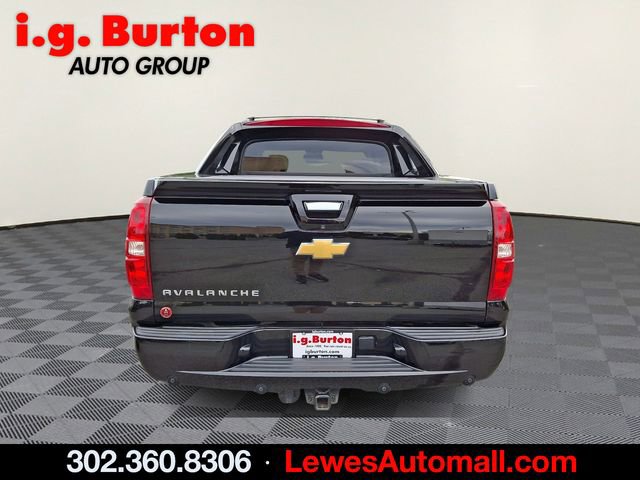 Used 2013 Chevrolet Avalanche LS image 5