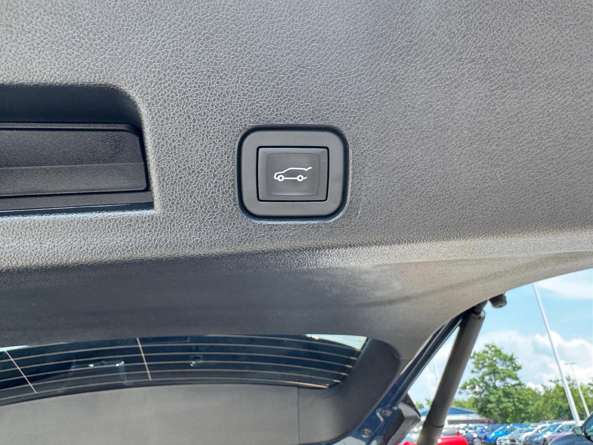 Certified 2025 GMC Acadia Denali w/ Super Cruise Package image 14