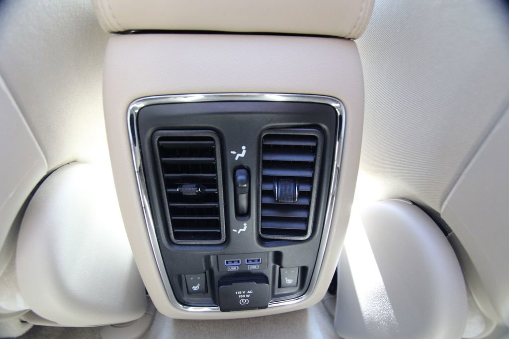 Used 2020 Jeep Grand Cherokee Overland image 40