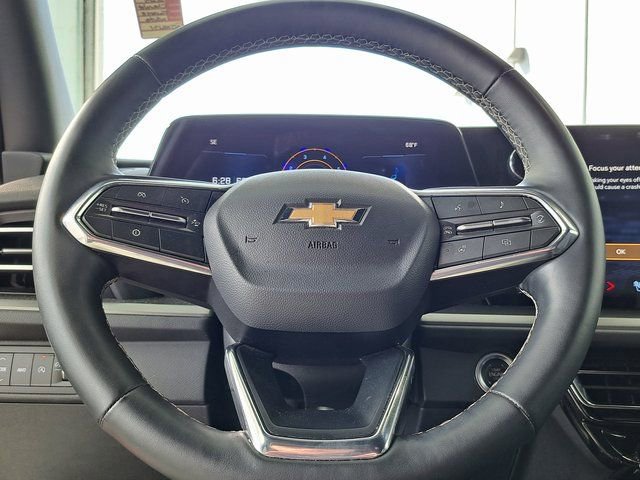 Used 2025 Chevrolet Traverse LT image 10