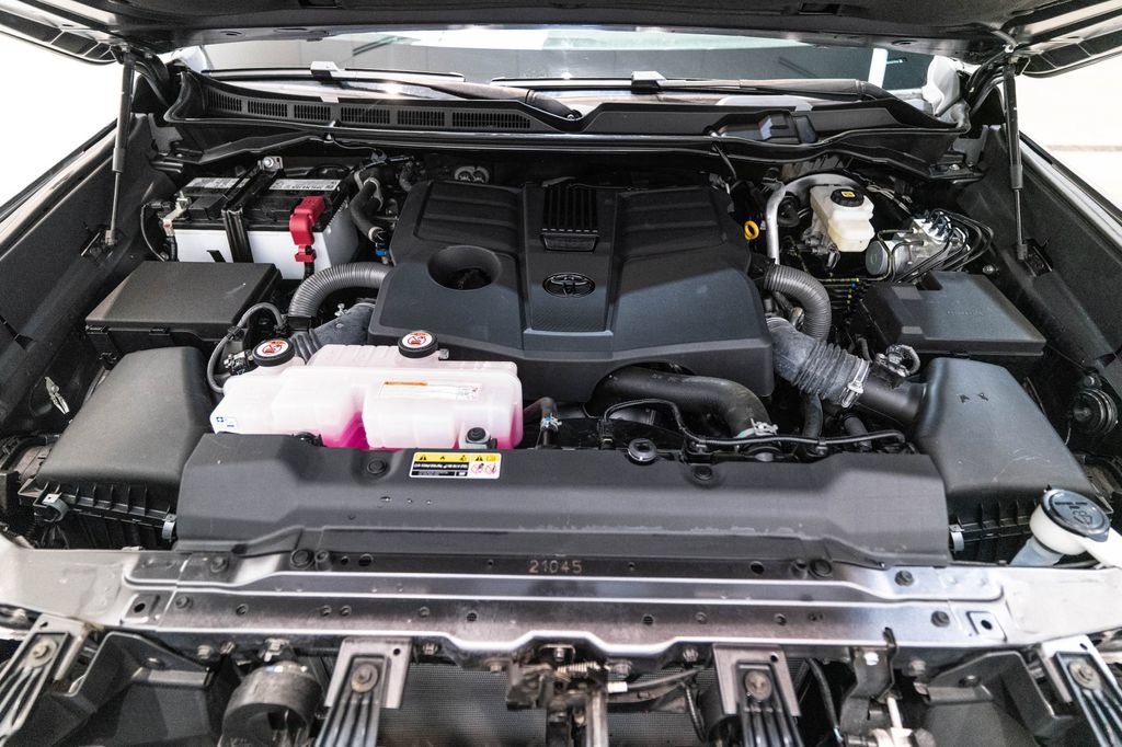 Certified 2022 Toyota Tundra Limited w/ Power Package AWD/4WD image 36