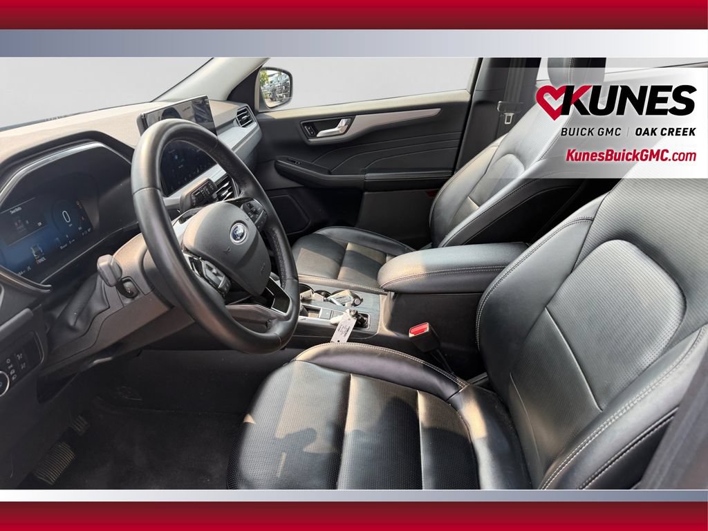 Used 2023 Ford Escape Platinum AWD/4WD image 22