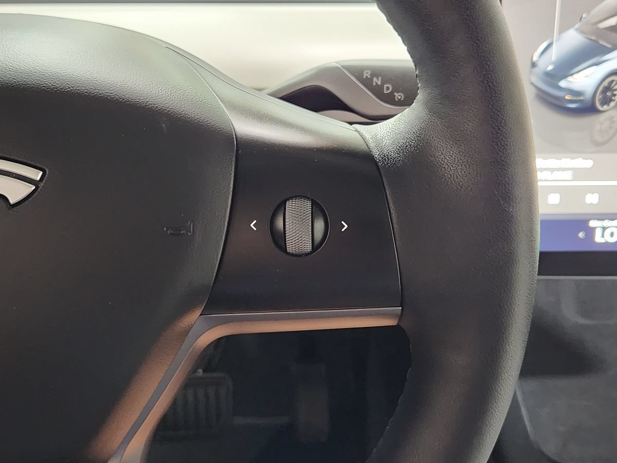 Used 2024 Tesla Model Y Long Range AWD/4WD image 51