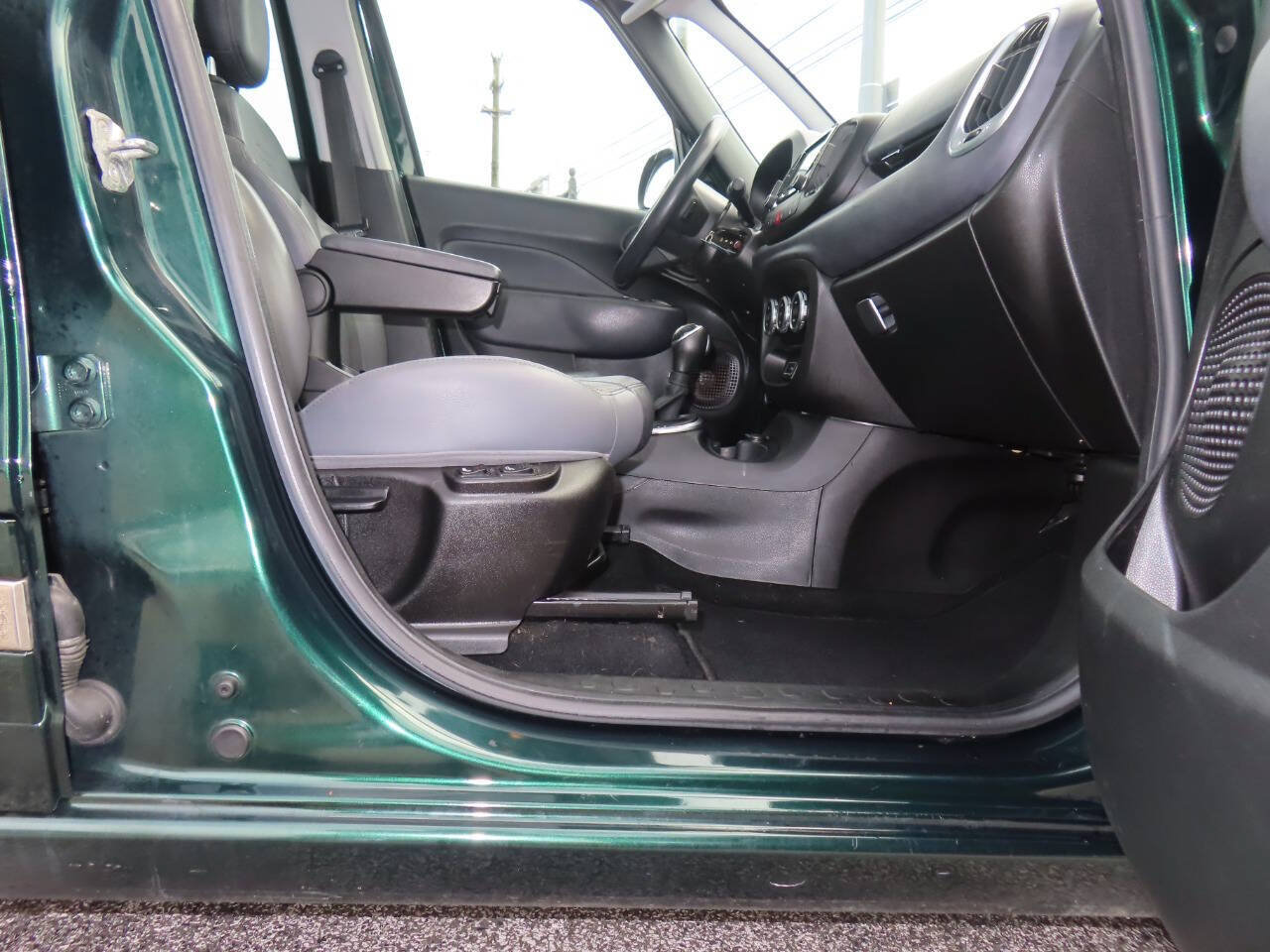Used 2015 FIAT 500L Trekking FWD image 15
