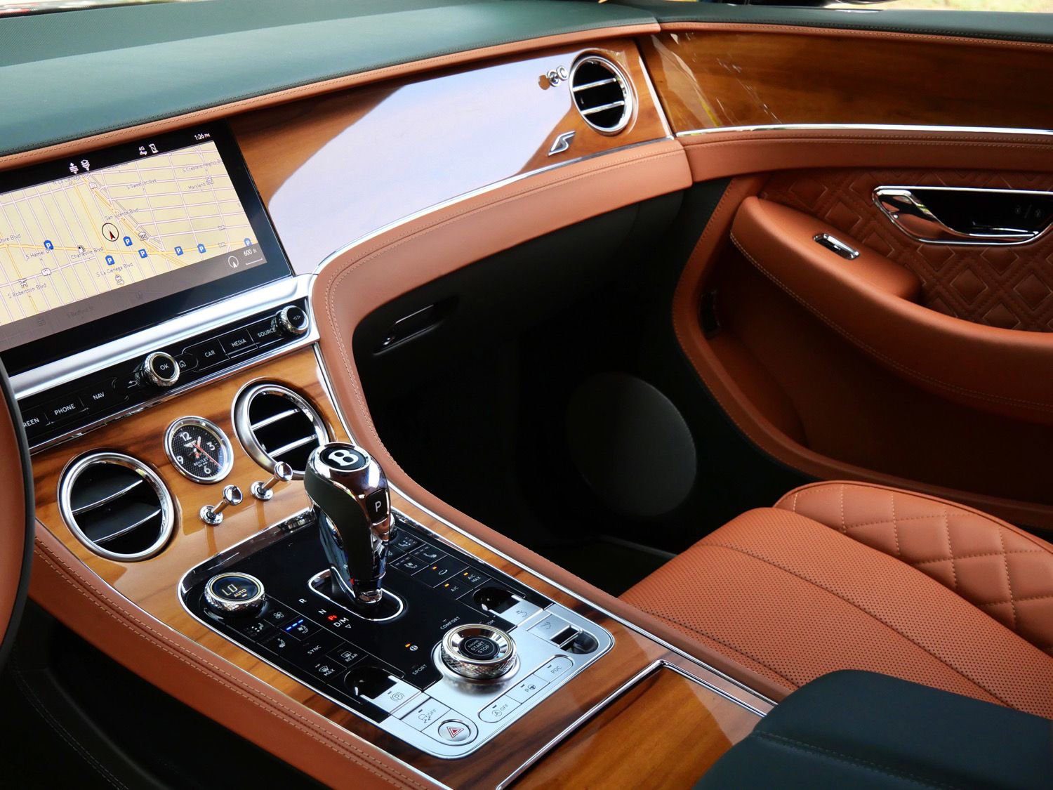 Used 2023 Bentley Continental GT V8 image 13