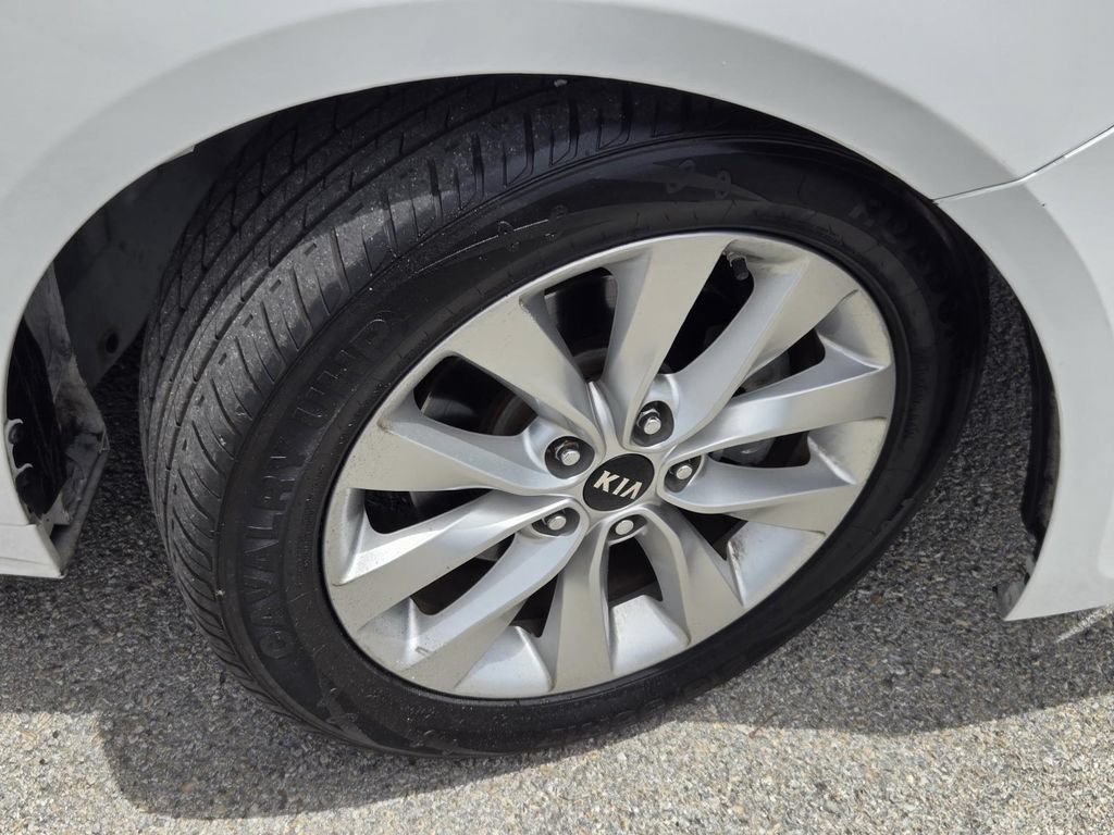 Used 2018 Kia Optima S w/ Panoramic Sunroof Package FWD image 6