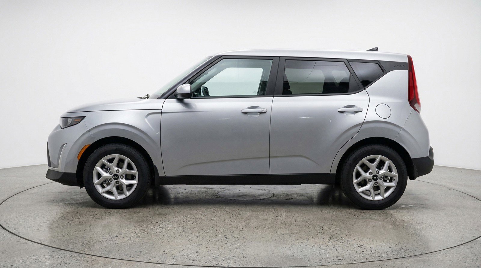 Used 2025 Kia Soul LX w/ LX Technology Package image 5