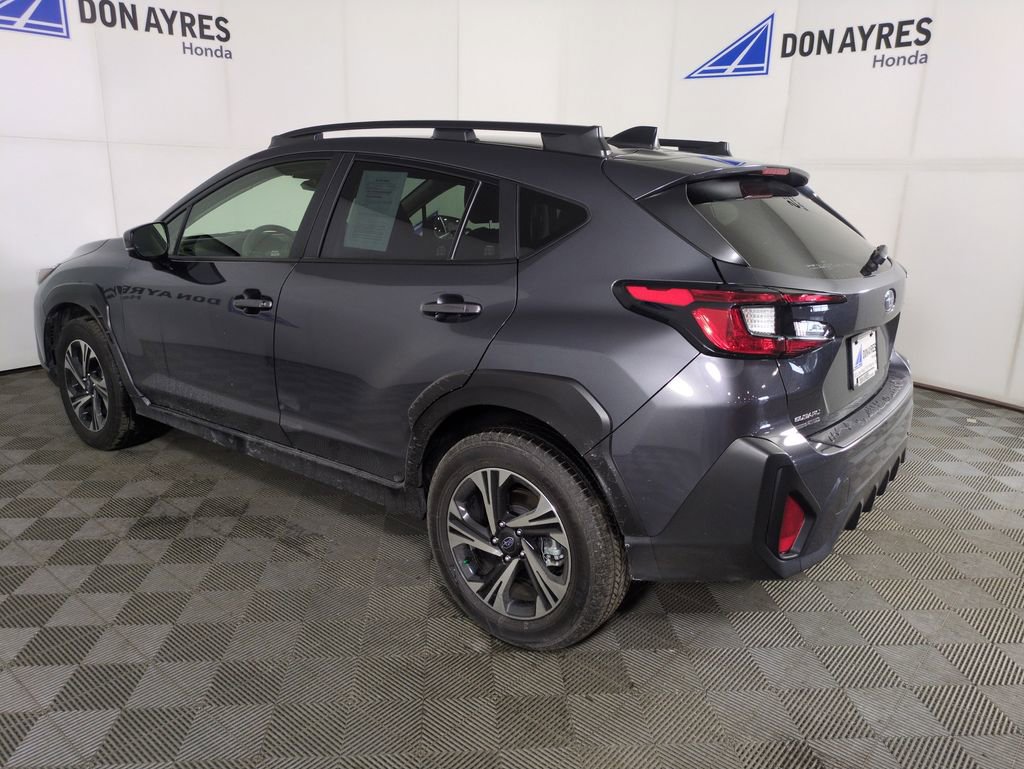 Used 2024 Subaru Crosstrek 2.0i Premium image 3