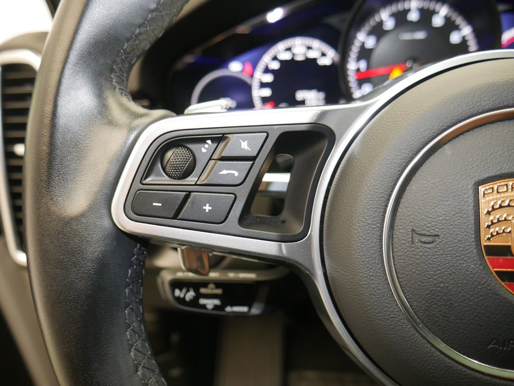 Certified 2023 Porsche Cayenne AWD/4WD image 36
