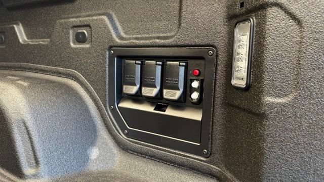 Used 2025 GMC Sierra EV Denali AWD/4WD image 6