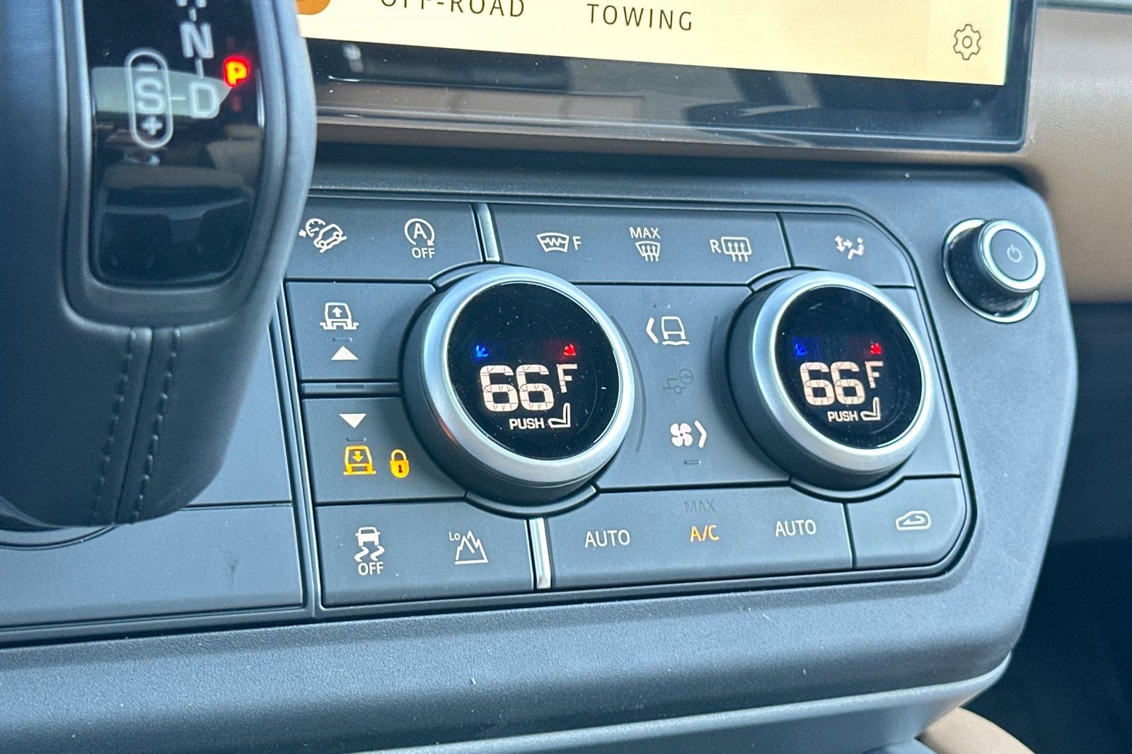 New 2026 Land Rover Defender 130 V8 image 25