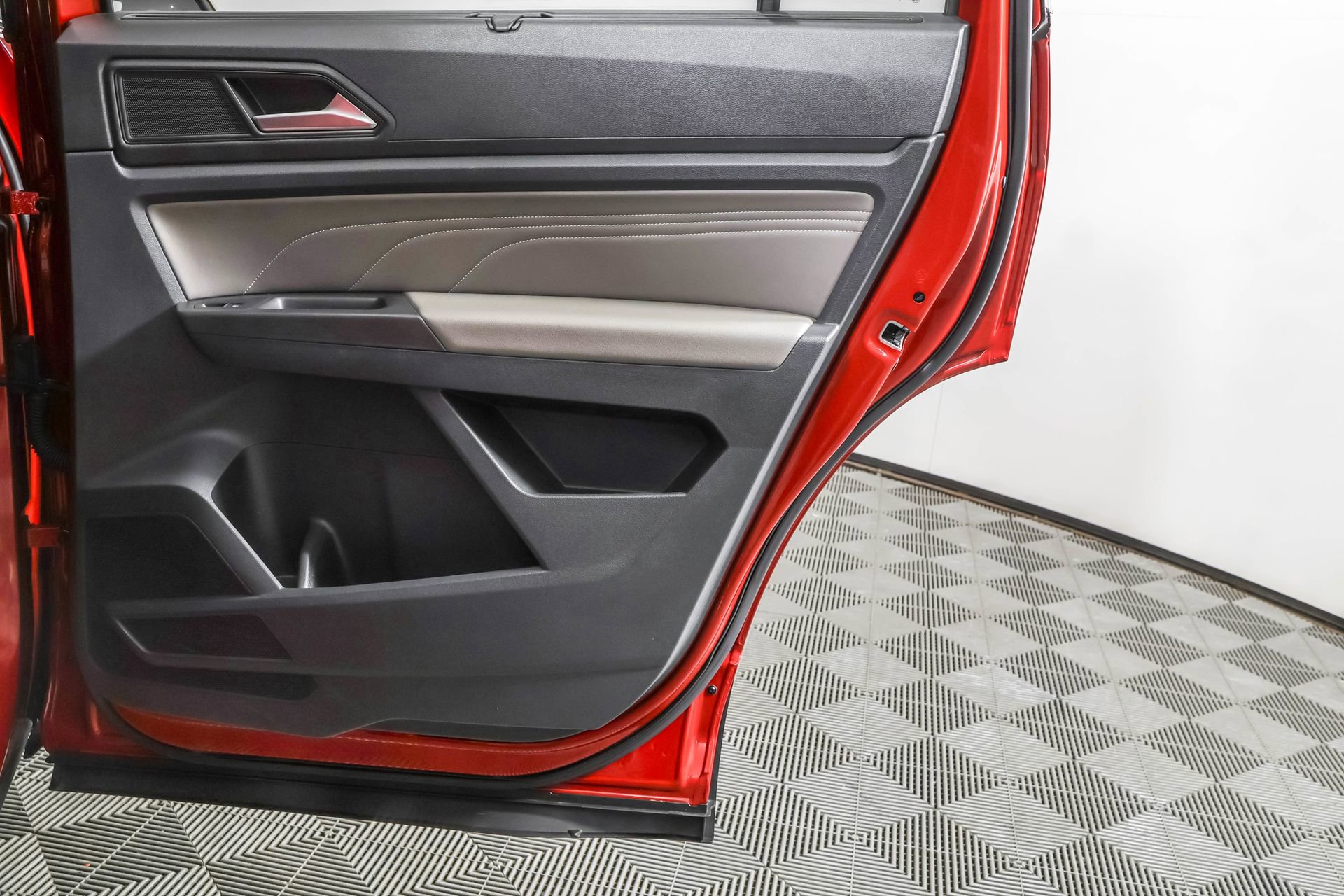 Certified 2022 Volkswagen Atlas SEL image 45