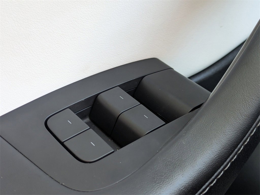 Used 2021 Tesla Model Y Performance image 27