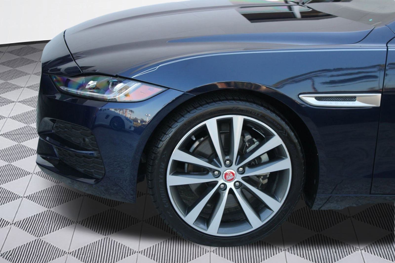 Used 2020 Jaguar XE S image 21